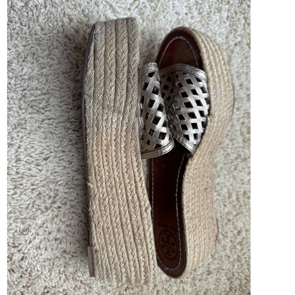 Tory Burch Bronze Leather Thatched Platform Wedge Sandals Size 8.5 - Picture 4 of 10